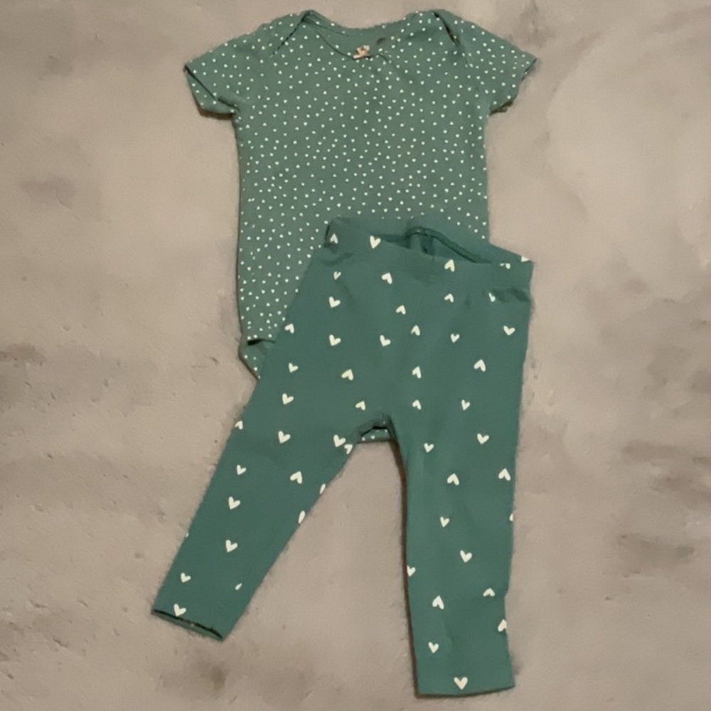 Carter's Teal Heart Print Baby Outfit
Old Navy Teal Heart Print Leggings